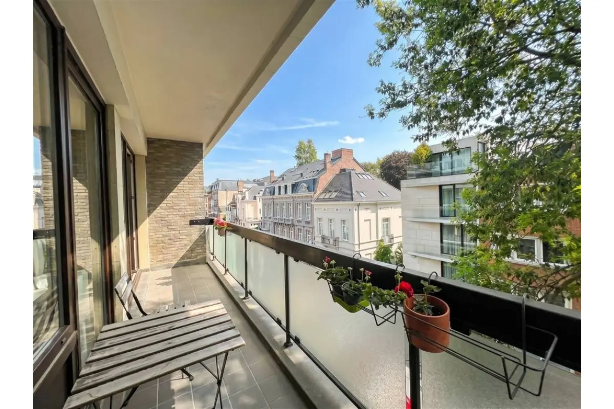 Appartement te  in Etterbeek 1040 530000.00€ 2 slaapkamers 131.00m² - Zoekertje 792194