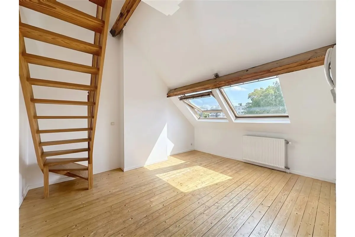 Appartement te  huur in Ukkel 1180 960.00€ 2 slaapkamers 95.00m² - Zoekertje 792190