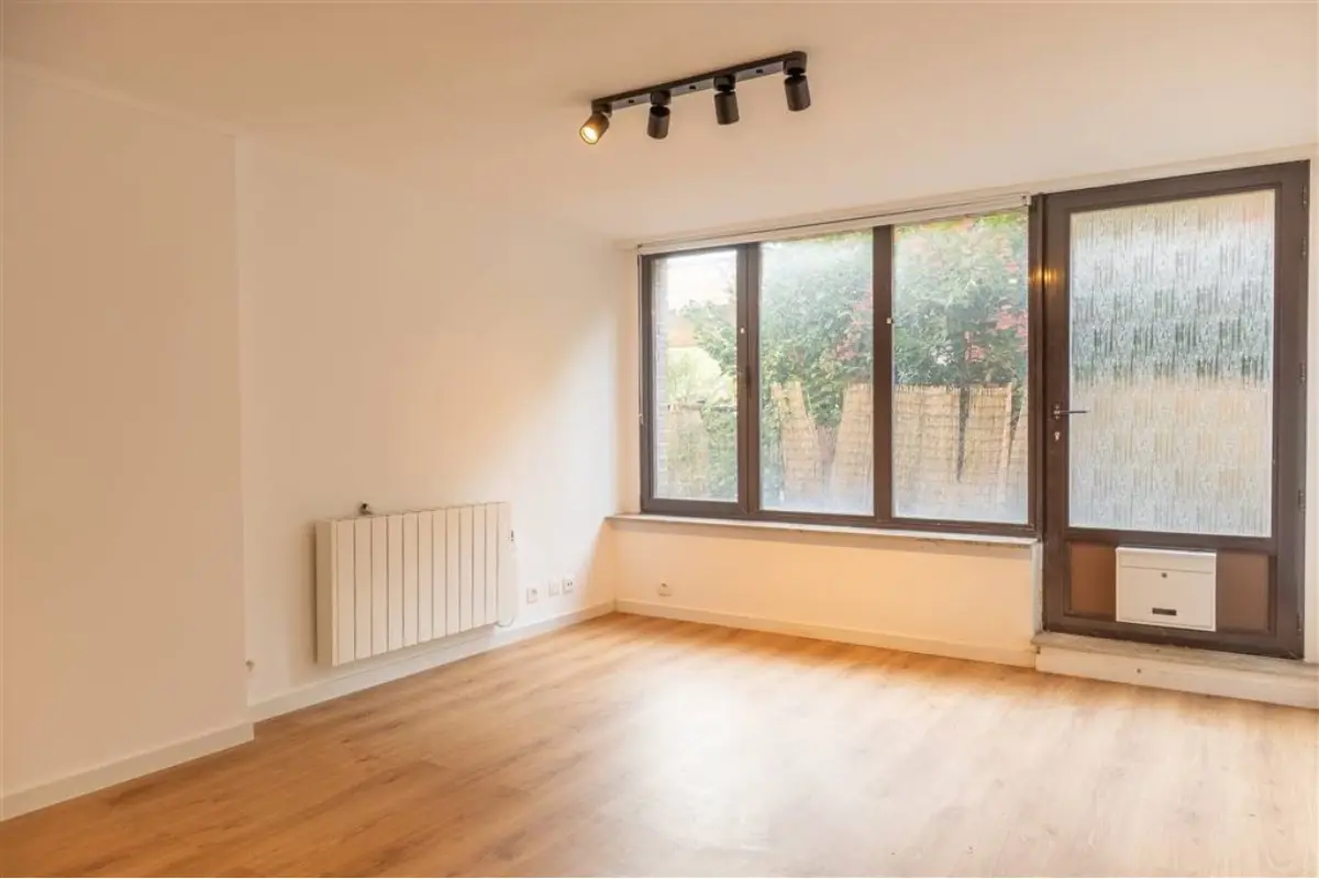 Handelszaak te  in Sint-Genesius-Rode 1640 125000.00€  slaapkamers m² - Zoekertje 792163