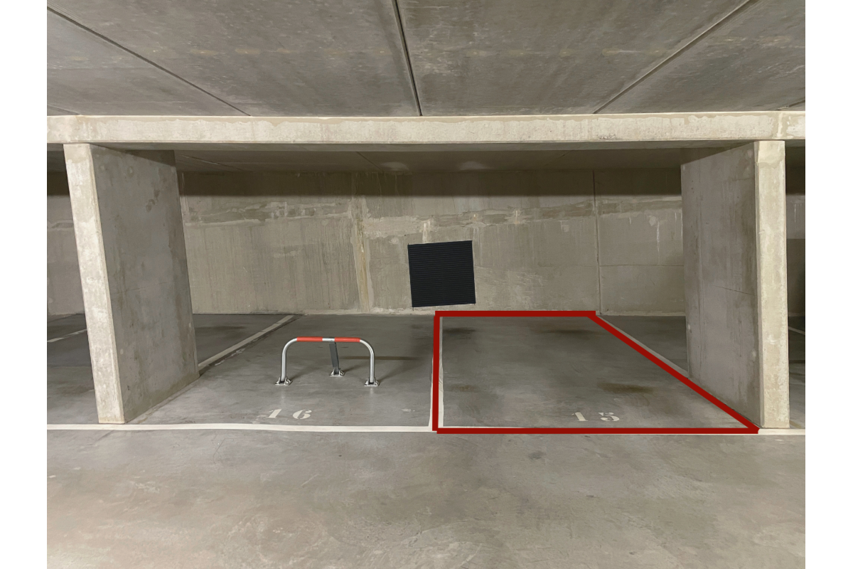 Parking & garage te  koop in Sint-Lambrechts-Woluwe 1200 20000.00€  slaapkamers m² - Zoekertje 792112