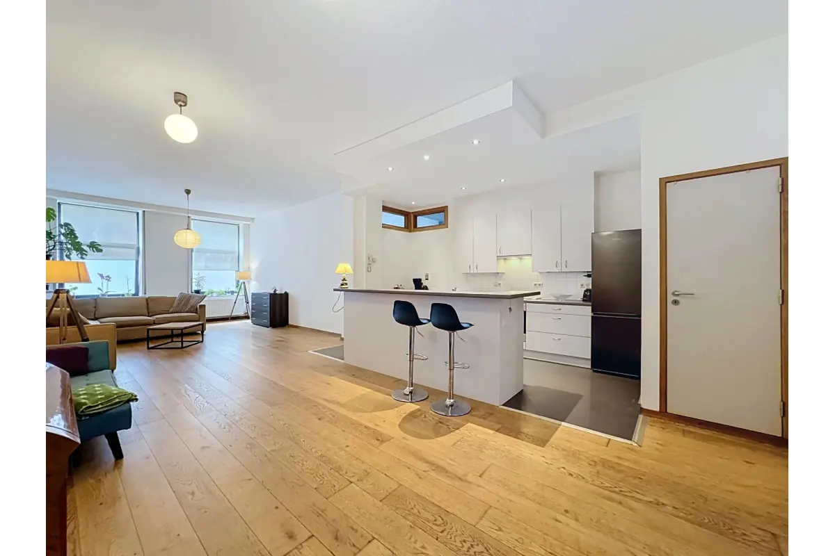 Appartement à  à Bruxelles 1000 1350.00€ 3 chambres 136.00m² - annonce 792506