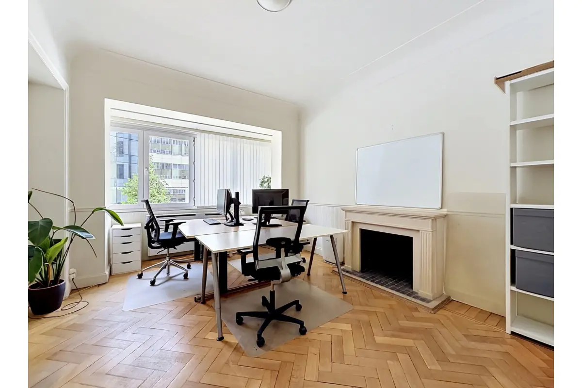 Handelszaak te  huur in Etterbeek 1040 750.00€  slaapkamers 20.00m² - Zoekertje 792559