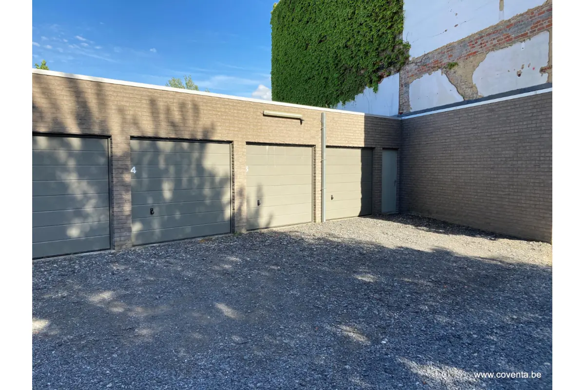 Box à louer à Courtrai 8500 100.00€  chambres m² - annonce 792842