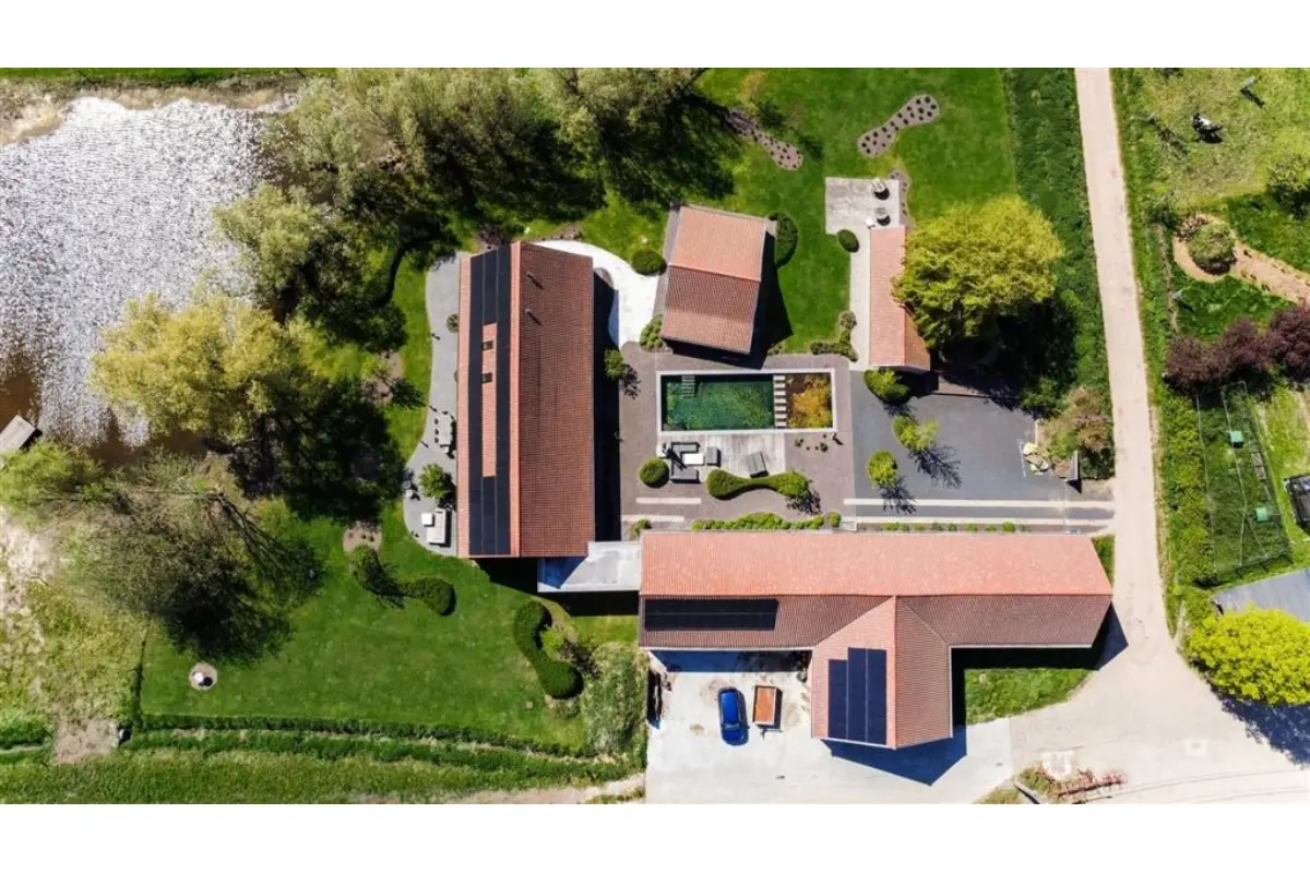 Bungalow à vendre à Hove 2540 2495000.00€ 4 chambres 400.00m² - annonce 792719