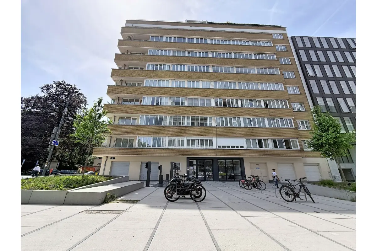Handelszaak te  huur in Etterbeek 1040 1400.00€  slaapkamers 42.00m² - Zoekertje 792558