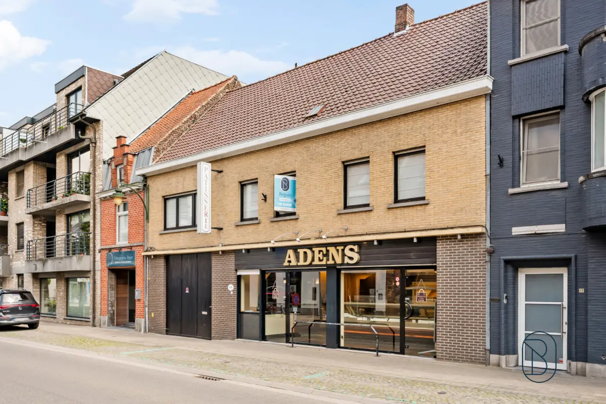 Handelszaak te  koop in Deerlijk 8540 499000.00€  slaapkamers 604.00m² - Zoekertje 793083