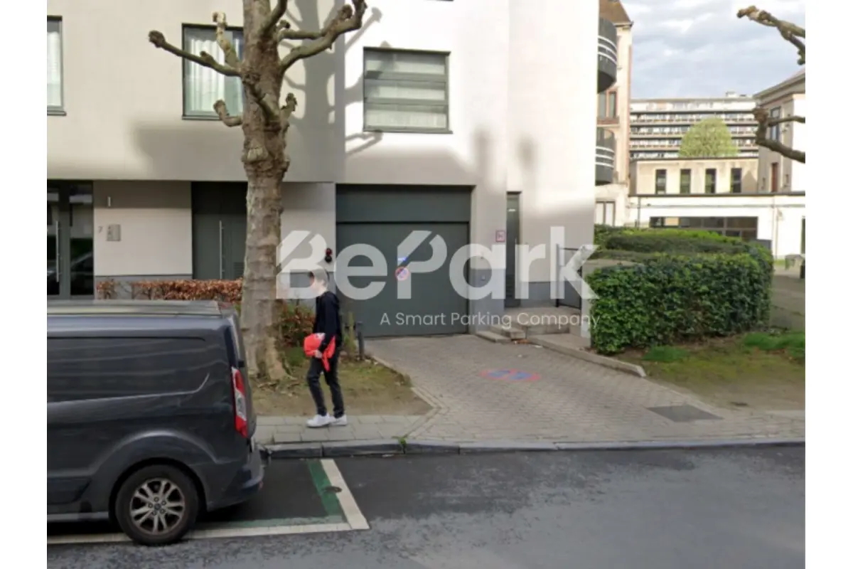 Parking à louer à Forest 1190 1.00€  chambres m² - annonce 793473
