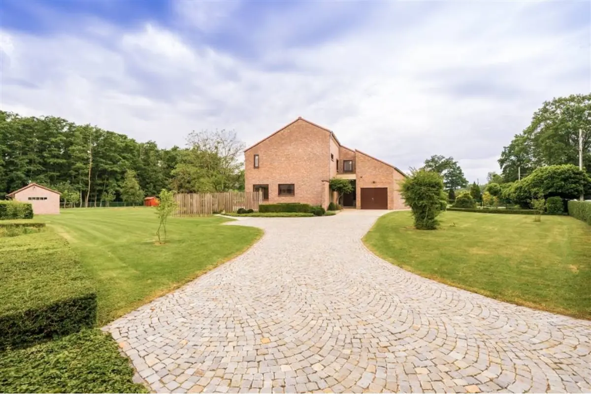 Villa te  koop in Baal 3128 926000.00€ 4 slaapkamers 234.29m² - Zoekertje 794193