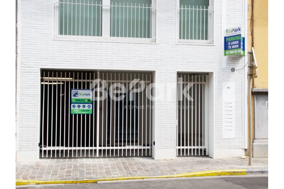 Parking & garage te  huur in Schaarbeek 1030 8.00€  slaapkamers m² - Zoekertje 793193