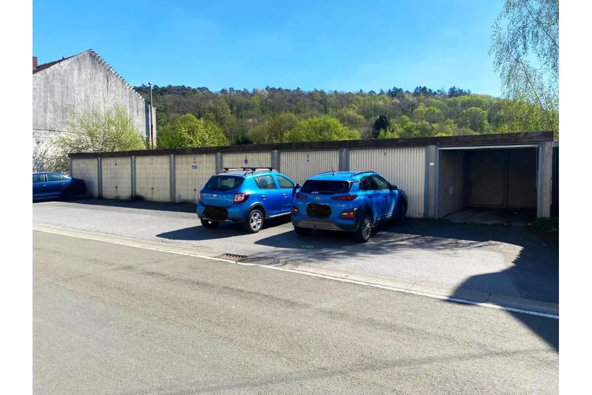 Parking & garage te  koop in Mazée 5670 99000.00€  slaapkamers m² - Zoekertje 793782