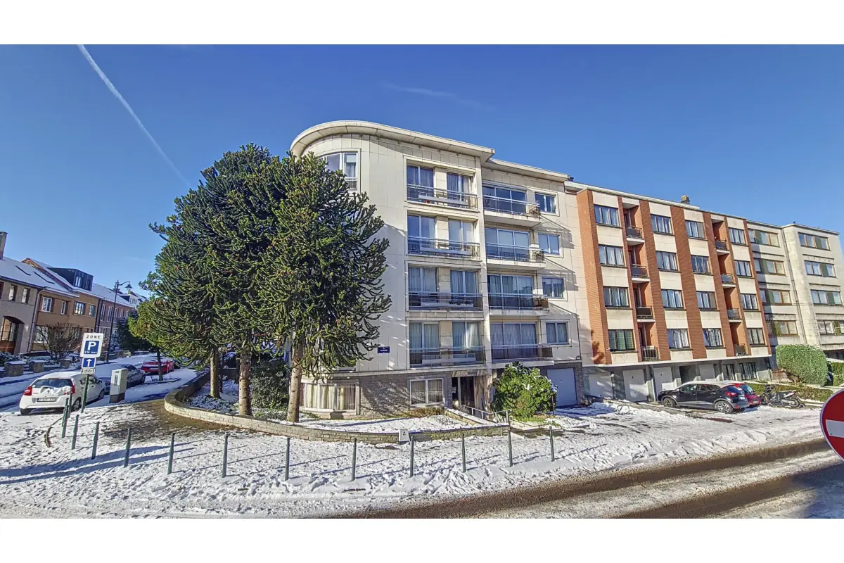 Parking & garage te  koop in Laken 1020 10000.00€  slaapkamers m² - Zoekertje 793088