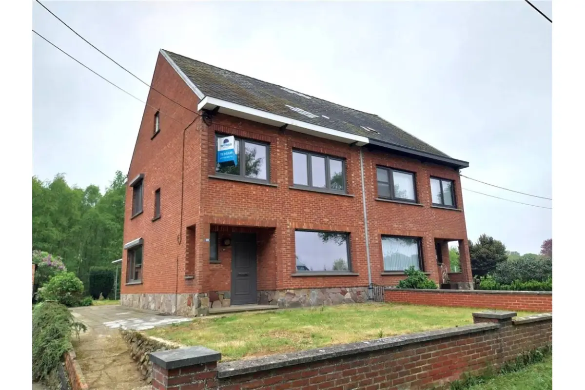 Huis te  huur in Paal 3583 1100.00€ 3 slaapkamers 137.00m² - Zoekertje 794204