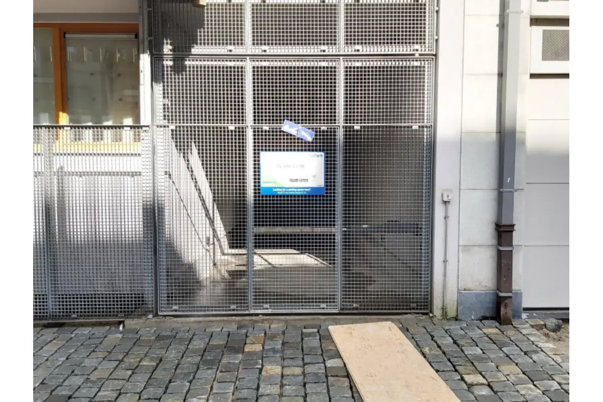 Parking & garage te  huur in Schaarbeek 1030 107.00€  slaapkamers m² - Zoekertje 793525
