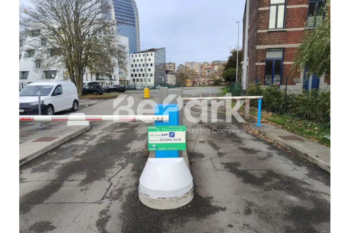 Parking & garage te  huur in Luik 4000 82.00€  slaapkamers m² - Zoekertje 793267