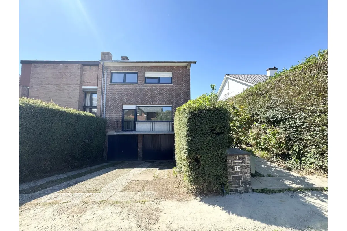 Huis te  huur in Wezembeek-Oppem 1970 2350.00€ 4 slaapkamers 227.00m² - Zoekertje 793035