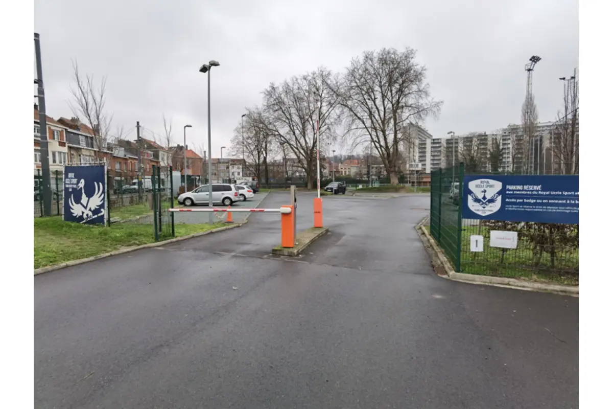 Parking à louer à Forest 1190 82.00€  chambres m² - annonce 793436
