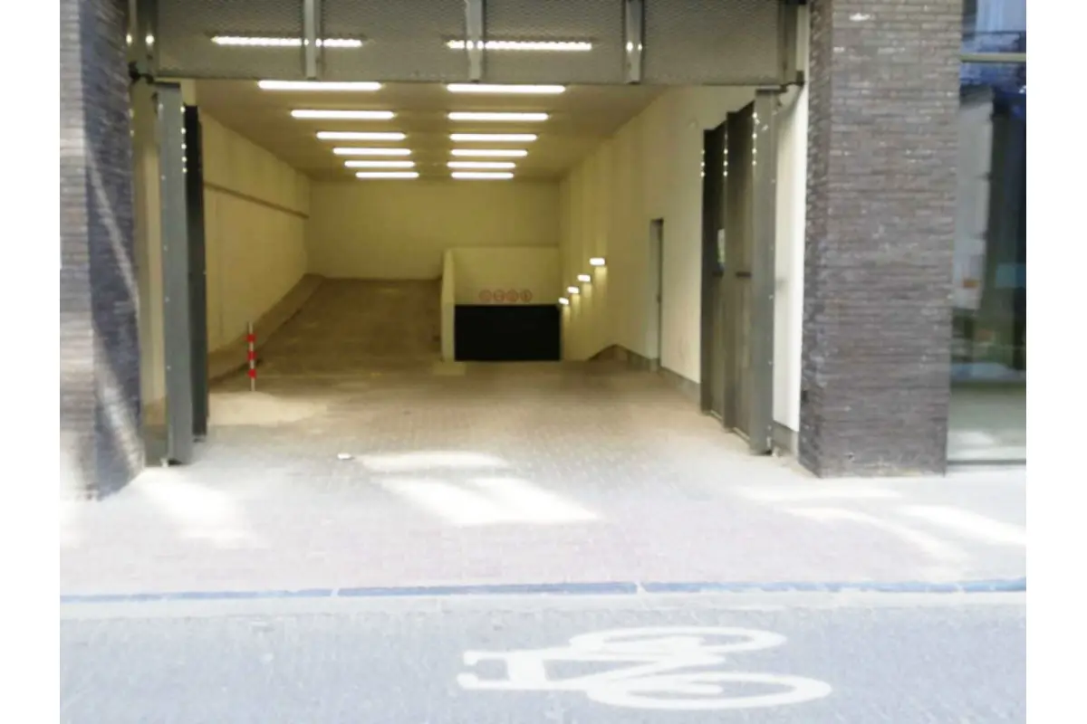 Parking / garage à louer à Ixelles 1050 112.00€  chambres m² - annonce 793445