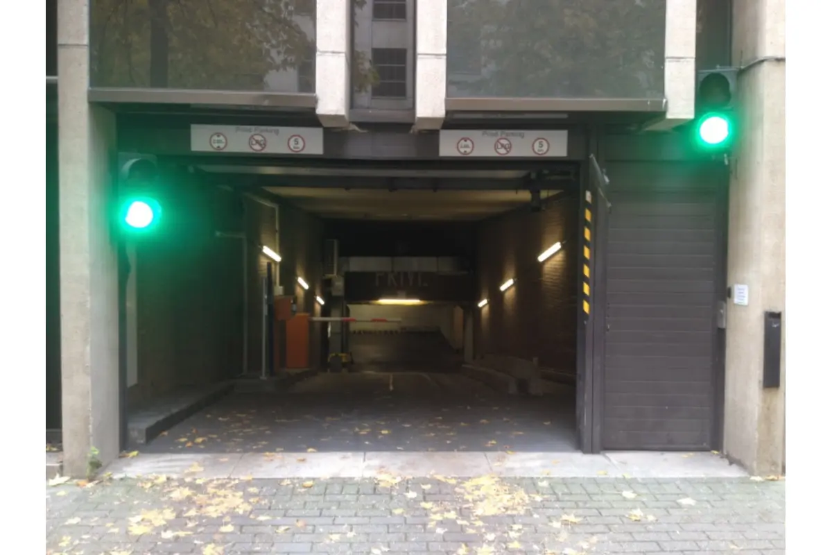 Parking te  huur in Brussel 1000 123.00€  slaapkamers m² - Zoekertje 793339