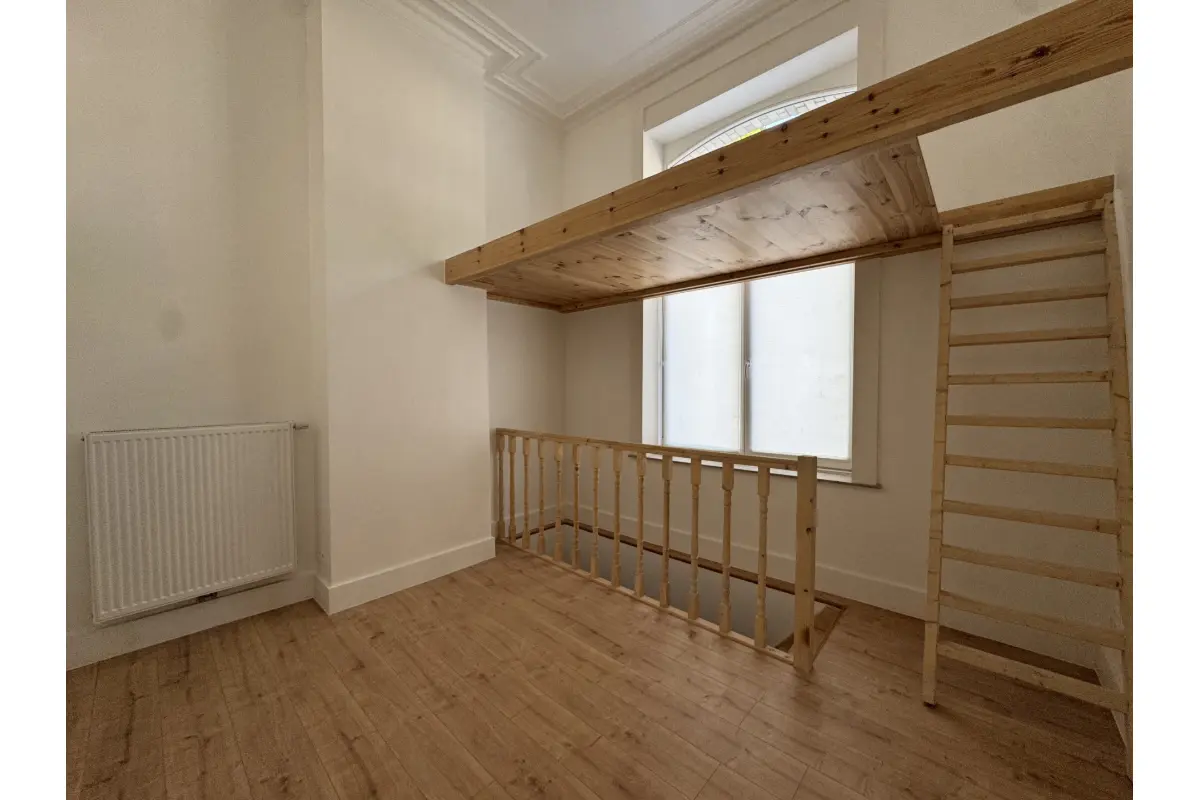 Appartement te  huur in Vorst 1190 900.00€ 1 slaapkamers 44.00m² - Zoekertje 793603