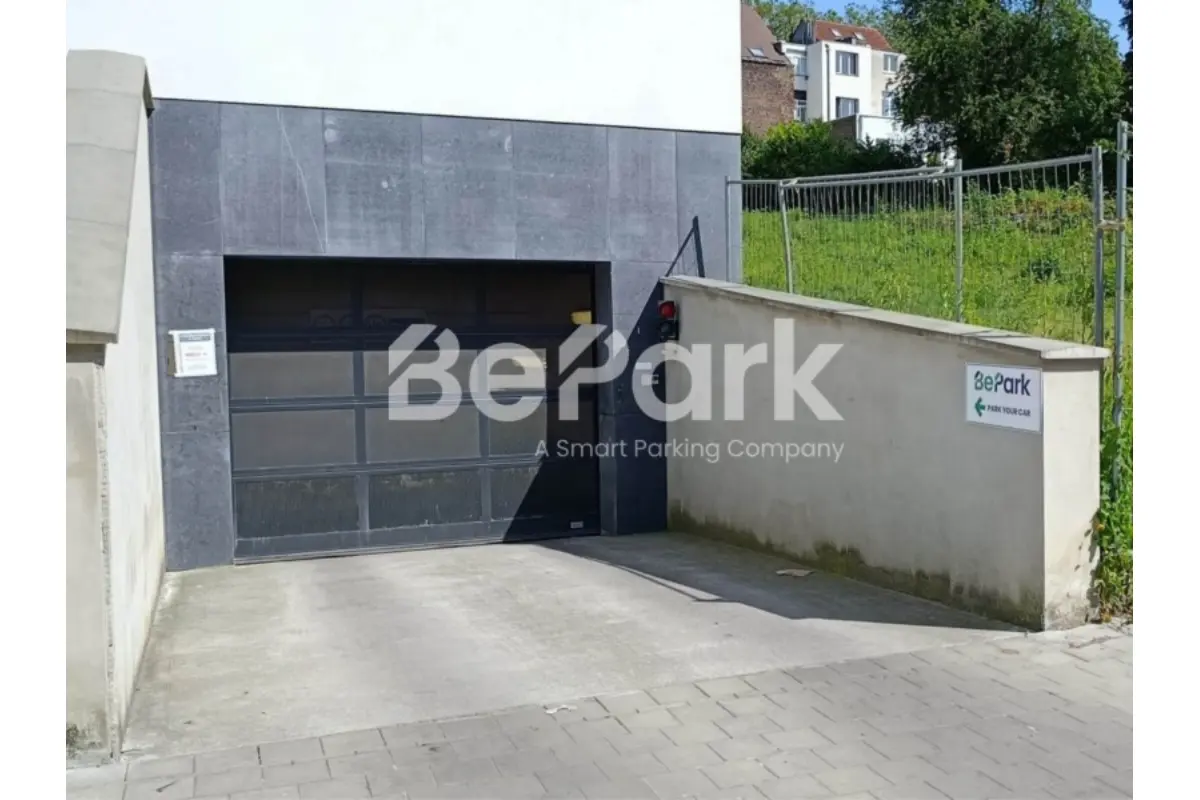 Parking à louer à Forest 1190 107.00€  chambres m² - annonce 793206