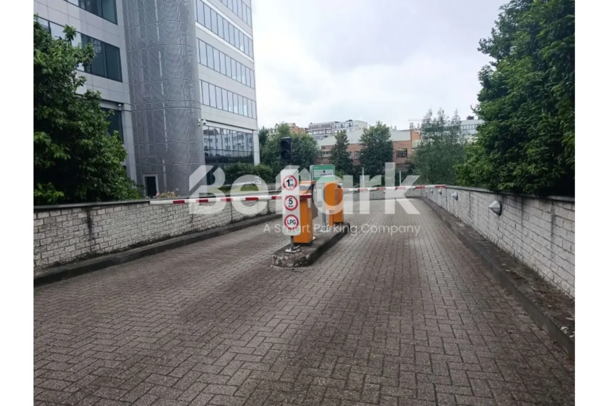 Parking / garage à louer à Ixelles 1050 160.00€  chambres m² - annonce 793459