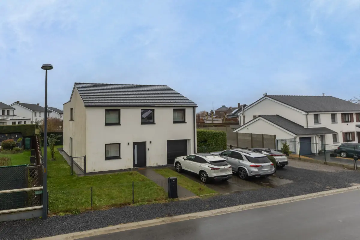 Villa te  koop in Hal 1500 599000.00€ 4 slaapkamers m² - Zoekertje 793078