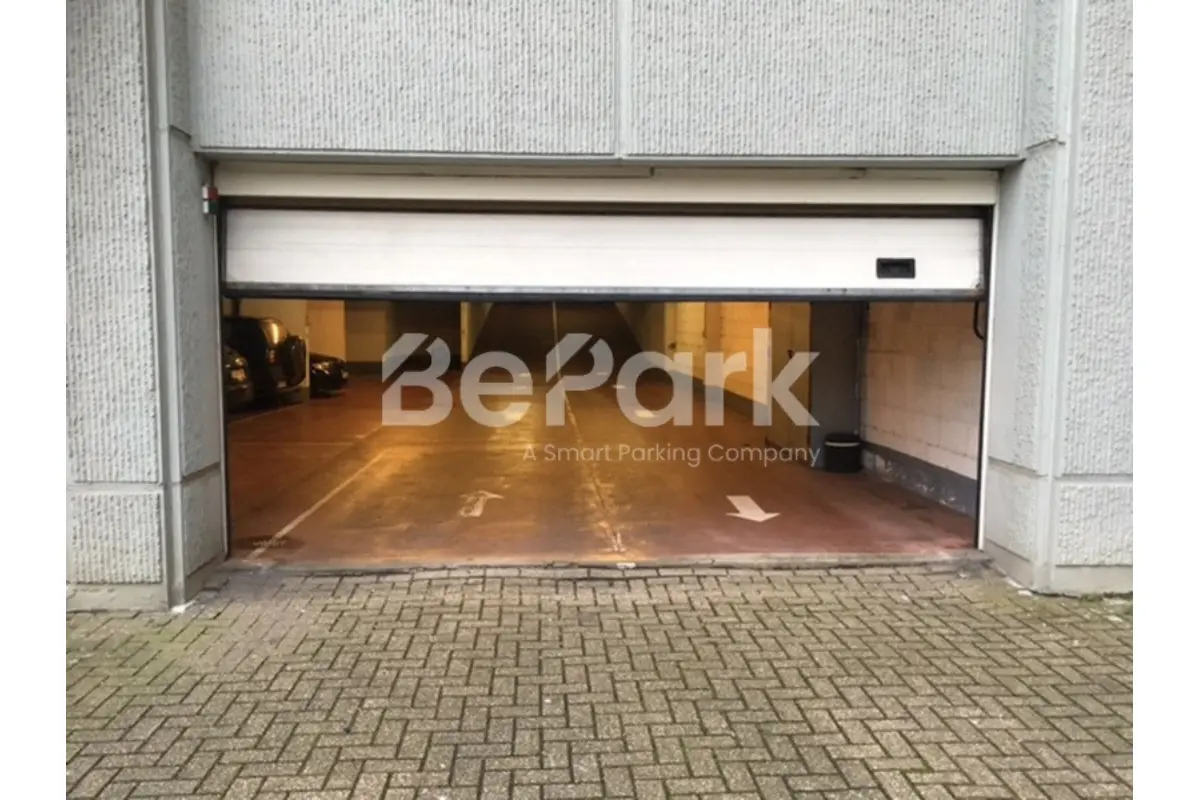 Parking & garage te  huur in Schaarbeek 1030 9.00€  slaapkamers m² - Zoekertje 793383