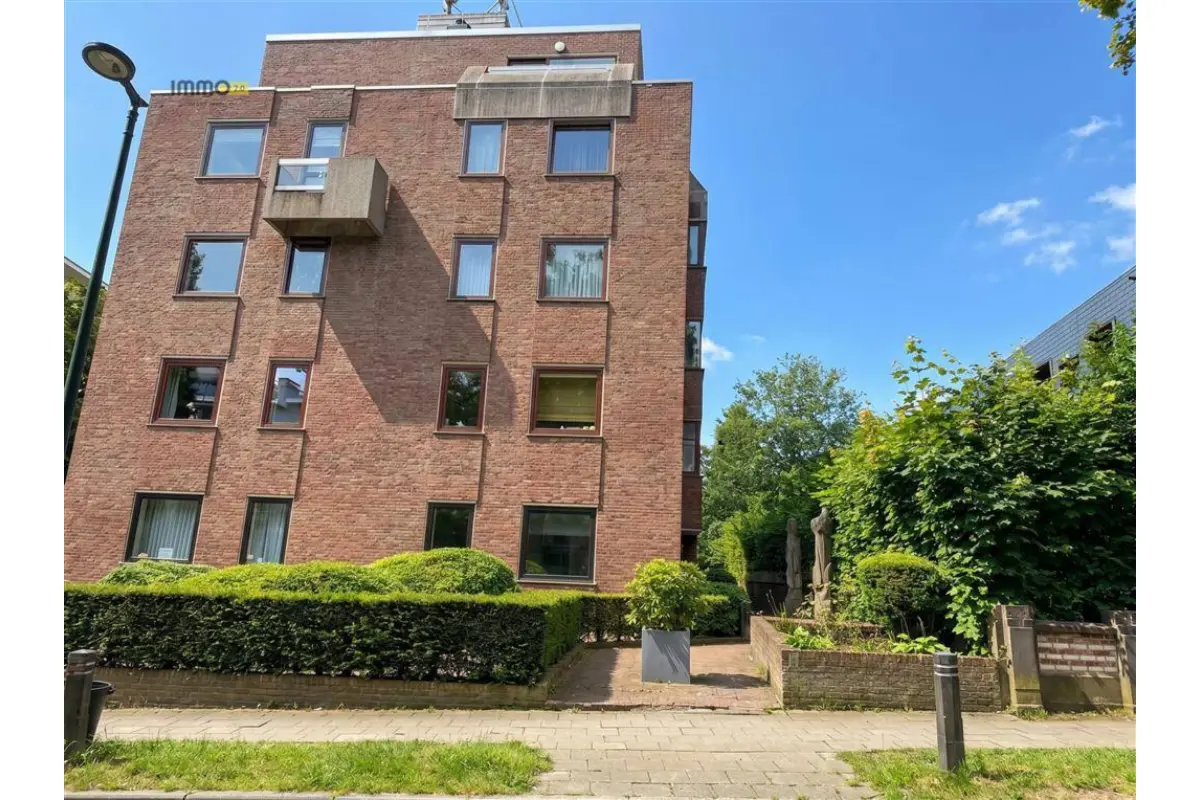 Appartement te  koop in Ukkel 1180 210000.00€ 1 slaapkamers 28.00m² - Zoekertje 793753