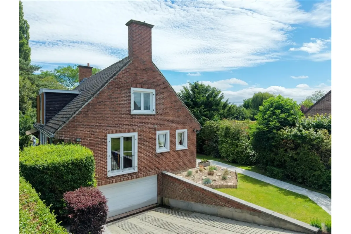 Villa te  koop in Luingne 7700 469000.00€ 6 slaapkamers 220.00m² - Zoekertje 794188