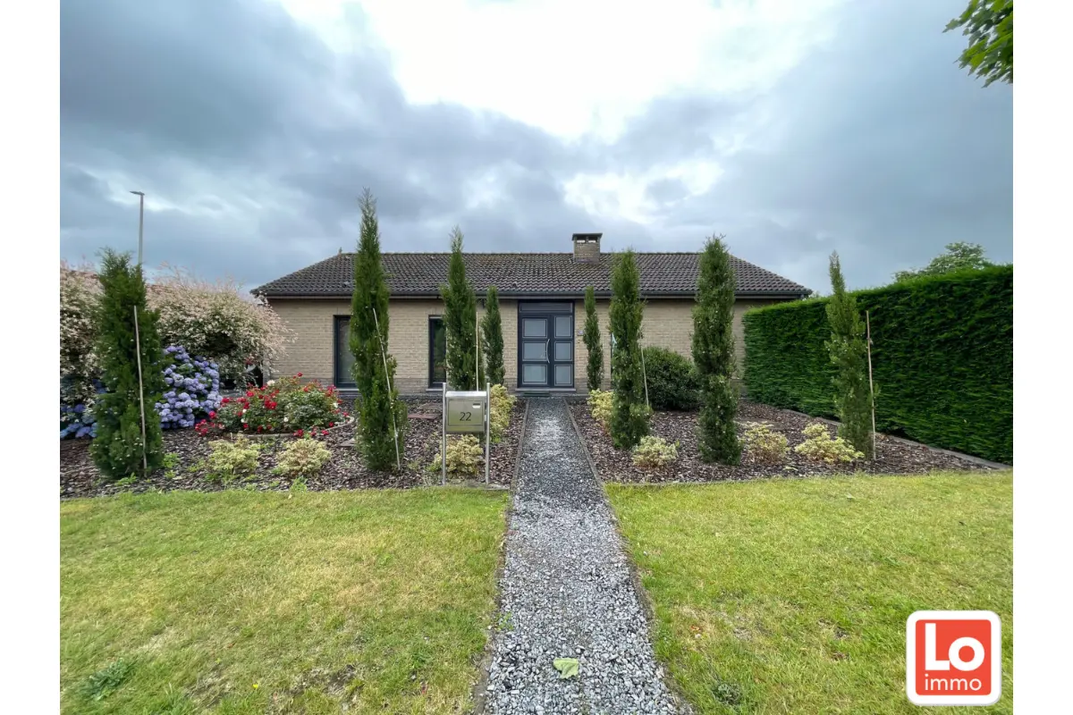 Huis te  huur in Lochristi 9080 1300.00€ 2 slaapkamers m² - Zoekertje 794420