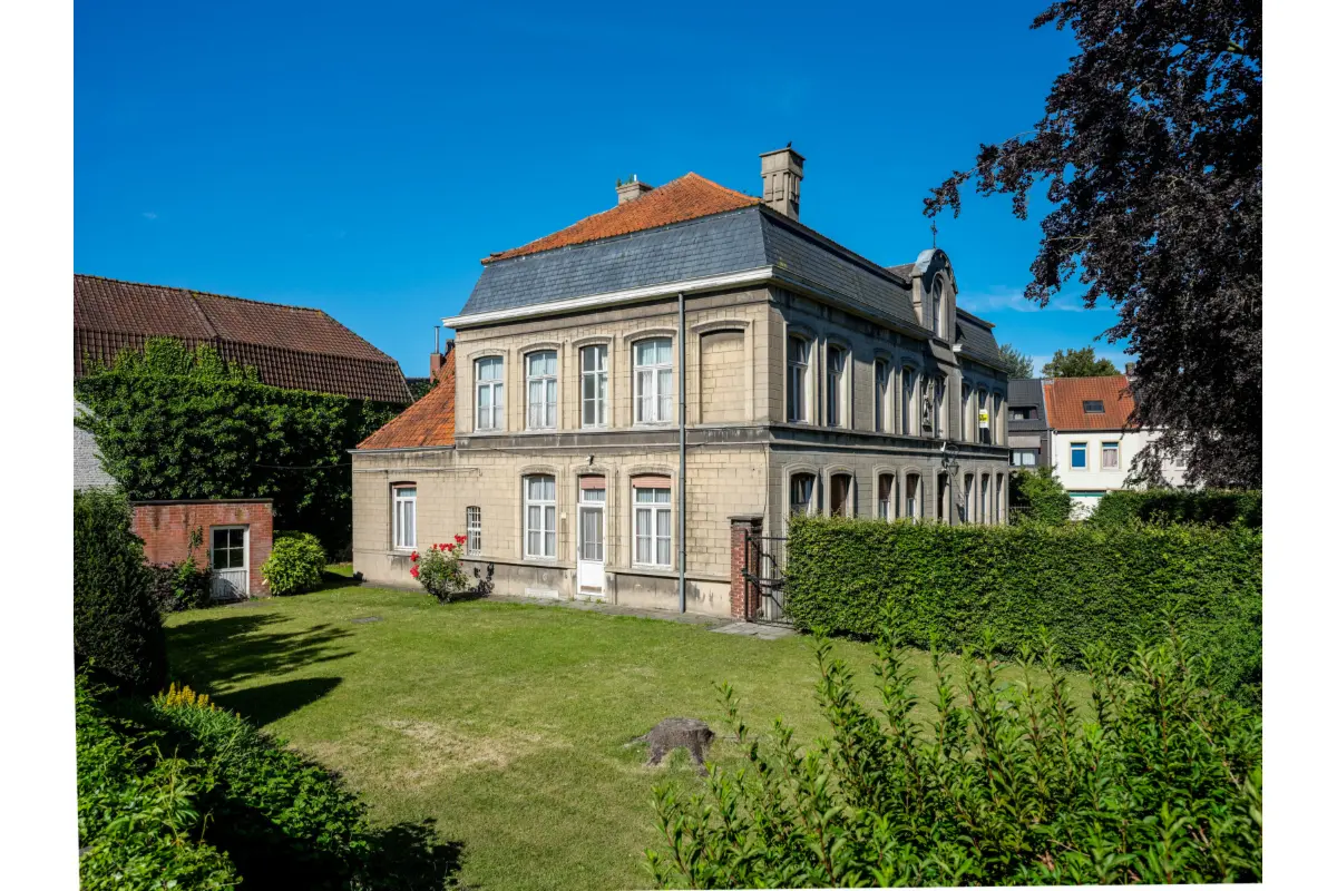 Handelszaak te  koop in Izegem 8870 465000.00€  slaapkamers 785.00m² - Zoekertje 794157