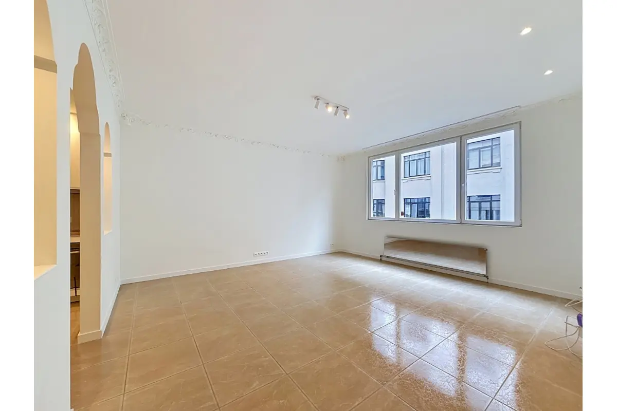 Appartement te  in Elsene 1050 1350.00€ 1 slaapkamers 106.00m² - Zoekertje 793694