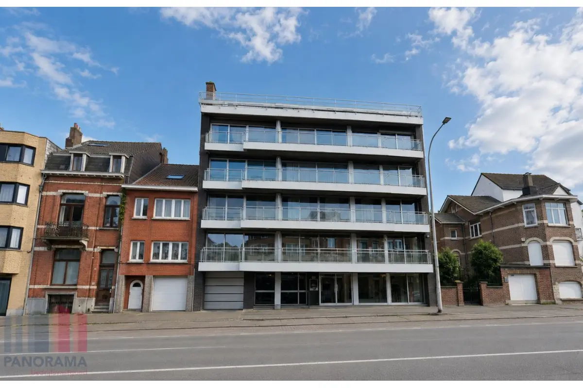 Handelszaak te  koop in Sint-Jans-Molenbeek 1080 850000.00€  slaapkamers 960.00m² - Zoekertje 794370