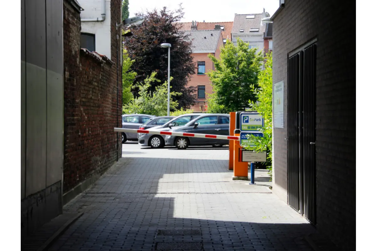 Parking te  huur in Elsene 1050 49.00€  slaapkamers m² - Zoekertje 793252