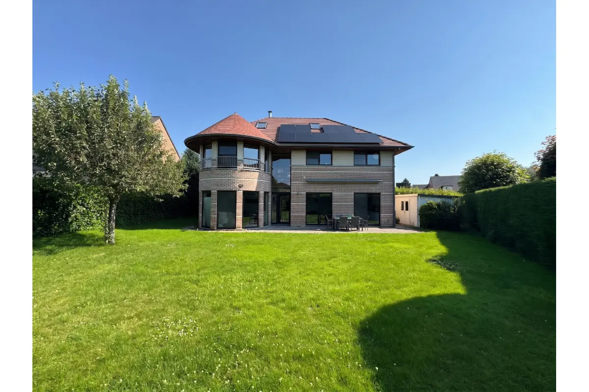 Villa te  huur in Waterloo 1410 2800.00€ 5 slaapkamers 252.00m² - Zoekertje 794283