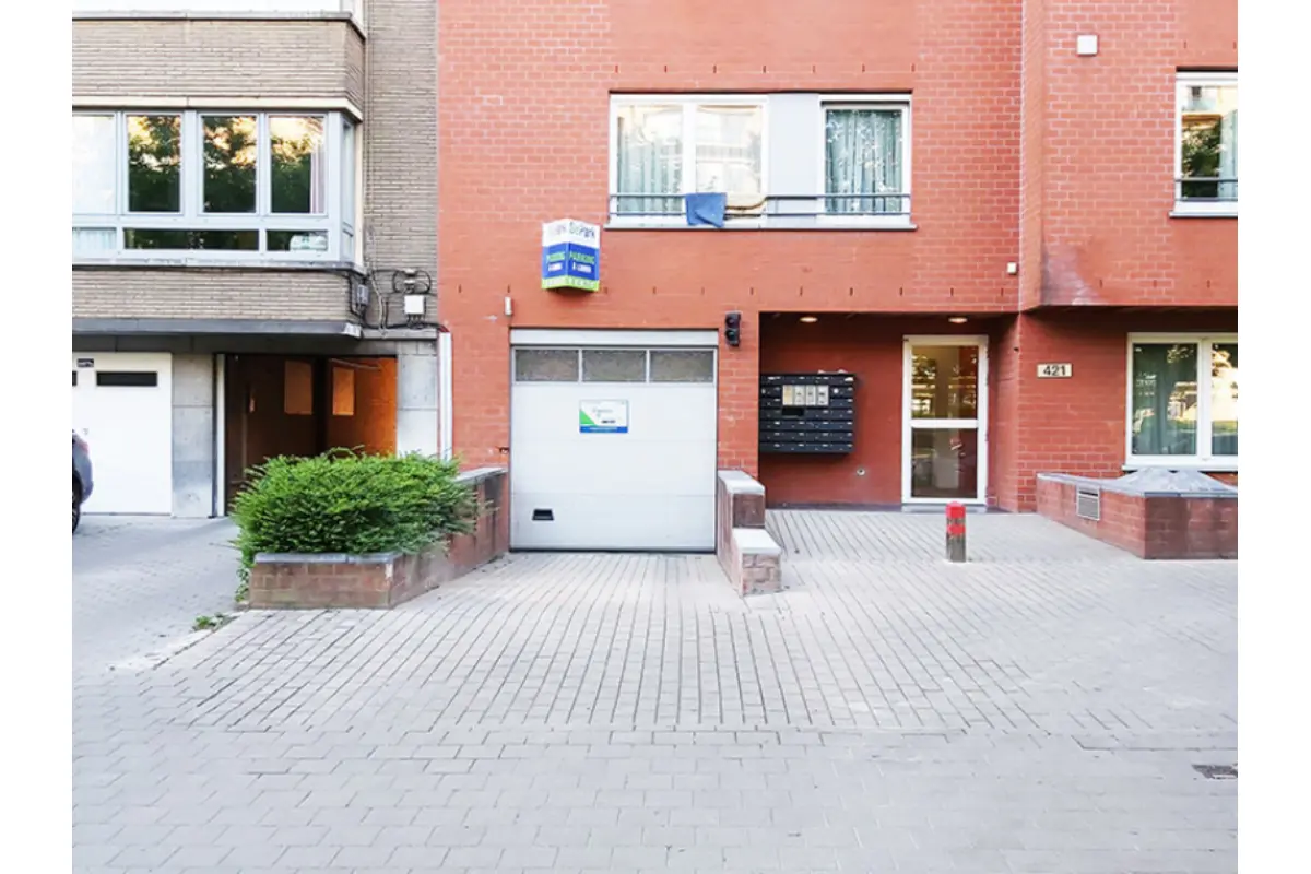 Parking & garage te  huur in Sint-Jans-Molenbeek 1080 7.00€  slaapkamers m² - Zoekertje 793463