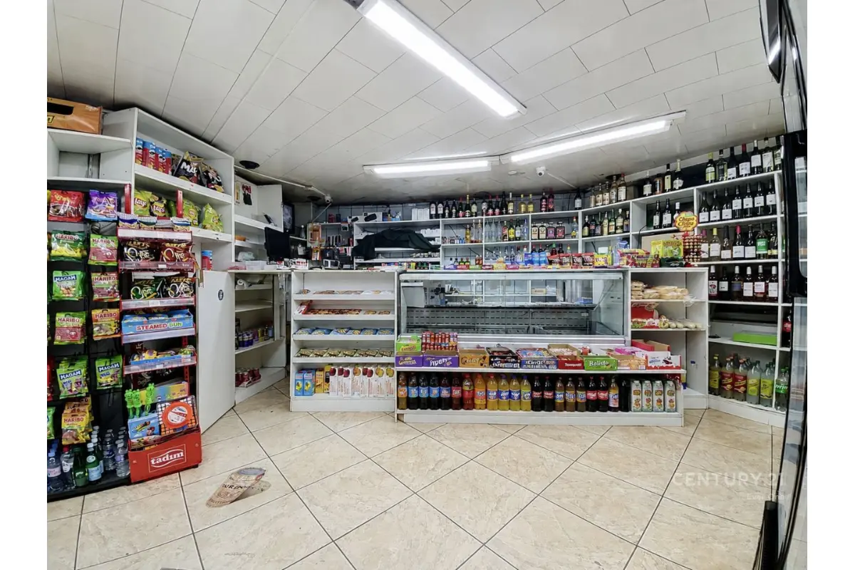 Handelszaak te  koop in Schaarbeek 1030 295000.00€  slaapkamers m² - Zoekertje 797373