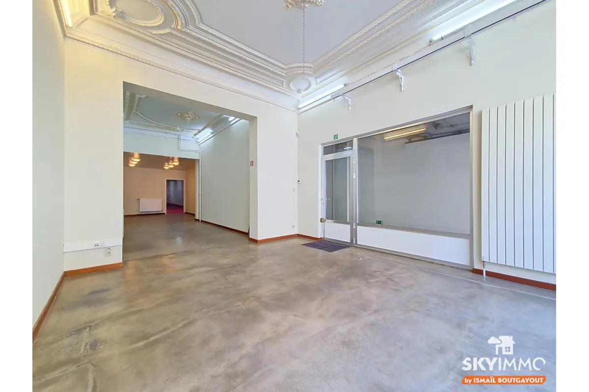 Commerce à vendre à Saint-Josse-ten-Noode 1210 550000.00€  chambres 335.00m² - annonce 798208