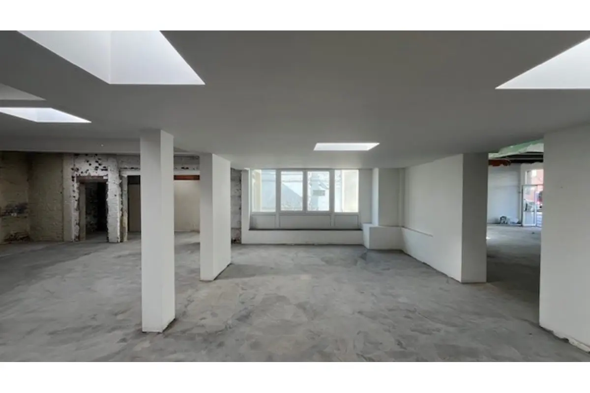 Handelszaak te  koop in Anderlecht 1070 375000.00€  slaapkamers 220.00m² - Zoekertje 798343