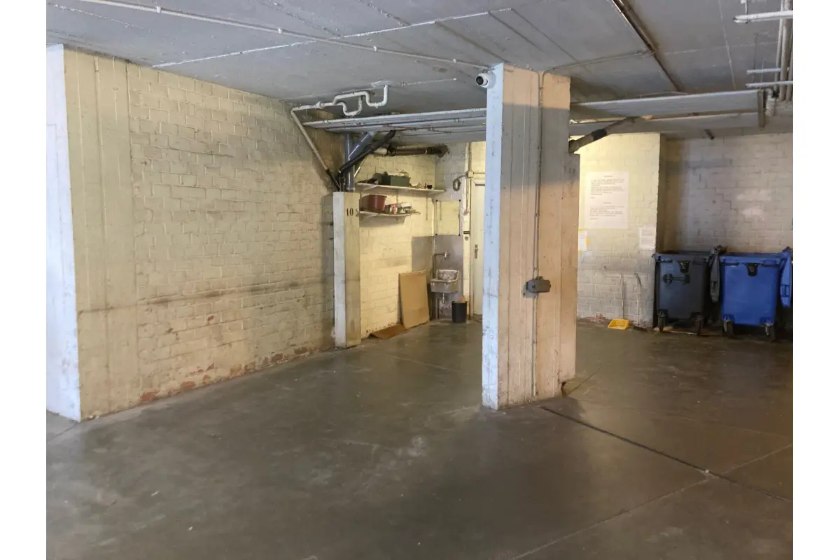 Parking à  à Bruxelles 1000 18000.00€  chambres m² - annonce 798668