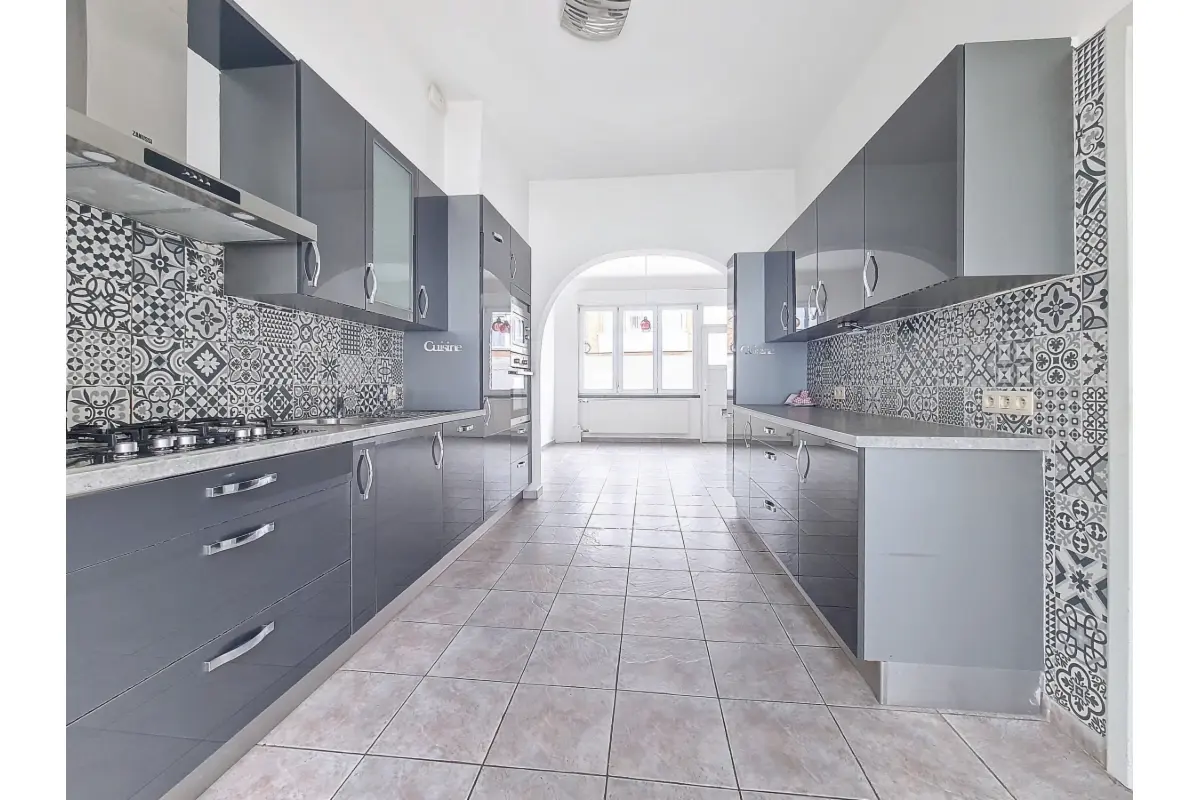 Huis te  koop in Laken 1020 449900.00€ 6 slaapkamers 140.00m² - Zoekertje 800154