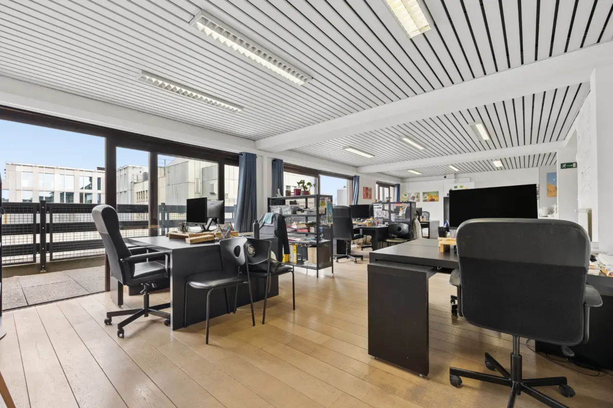 Commerce à louer à Etterbeek 1040 3600.00€  chambres 300.00m² - annonce 800490