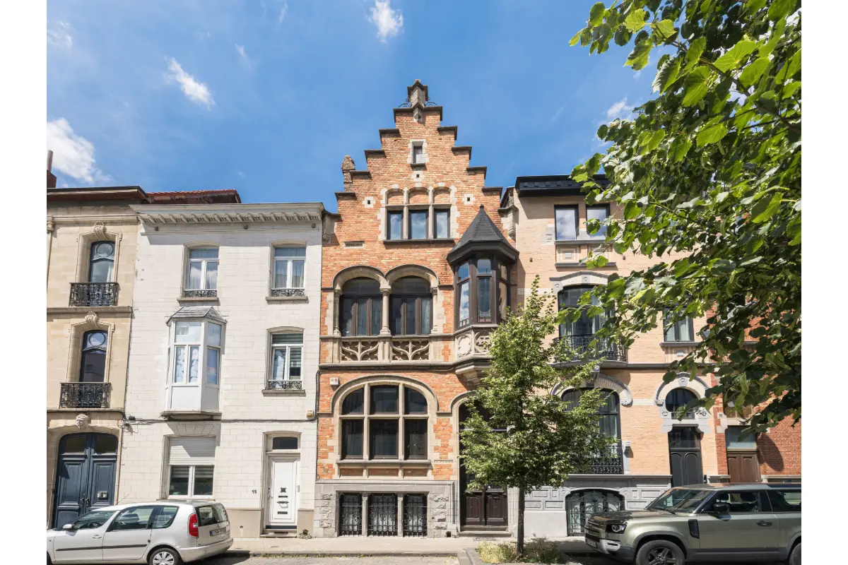 Huis te  koop in Etterbeek 1040 990000.00€ 6 slaapkamers 435.00m² - Zoekertje 802271