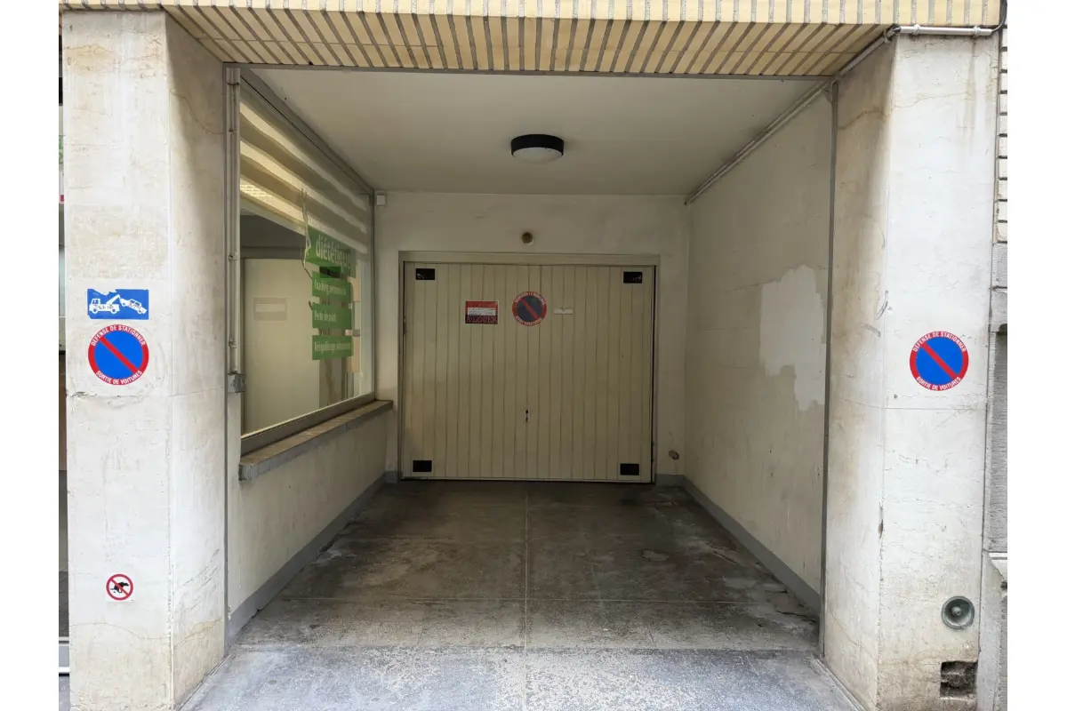 Parking te  huur in Etterbeek 1040 125.00€  slaapkamers m² - Zoekertje 806088