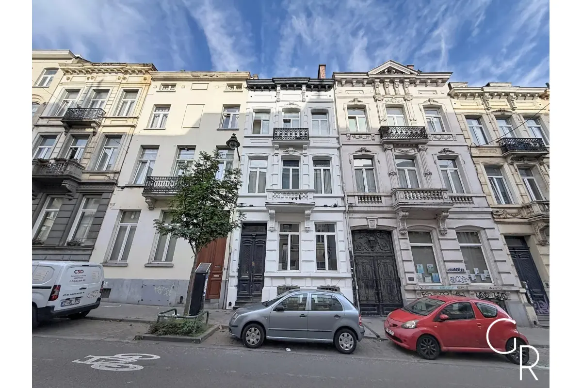 Appartementsgebouw te  koop in Sint-Gillis 1060 950000.00€  slaapkamers 314.00m² - Zoekertje 806836