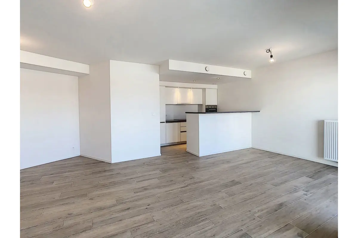 Appartement te  huur in Sint-Jans-Molenbeek 1080 1590.00€ 3 slaapkamers 108.00m² - Zoekertje 809930