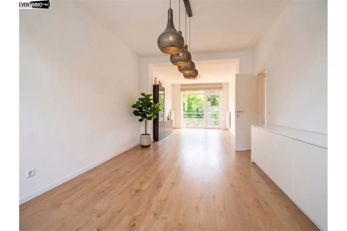 Triplex à vendre à Saint-Josse-ten-Noode 1210 385000.00€ 2 chambres 92.00m² - annonce 810444