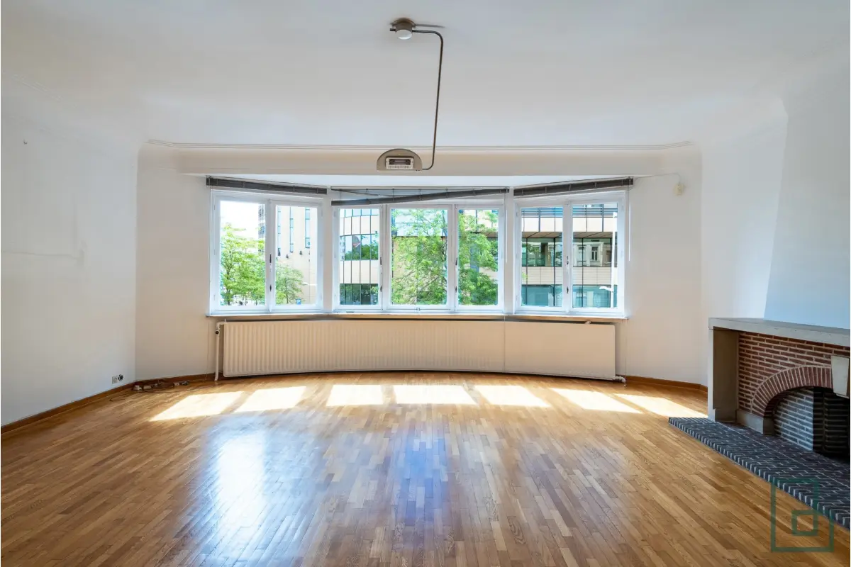 Appartementsgebouw te  koop in Anderlecht 1070 650000.00€ 7 slaapkamers 800.00m² - Zoekertje 832032