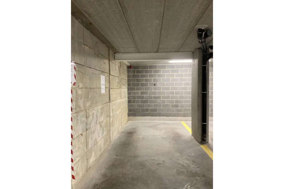 Parking à louer à Forest 1190 120.00€  chambres m² - annonce 813509