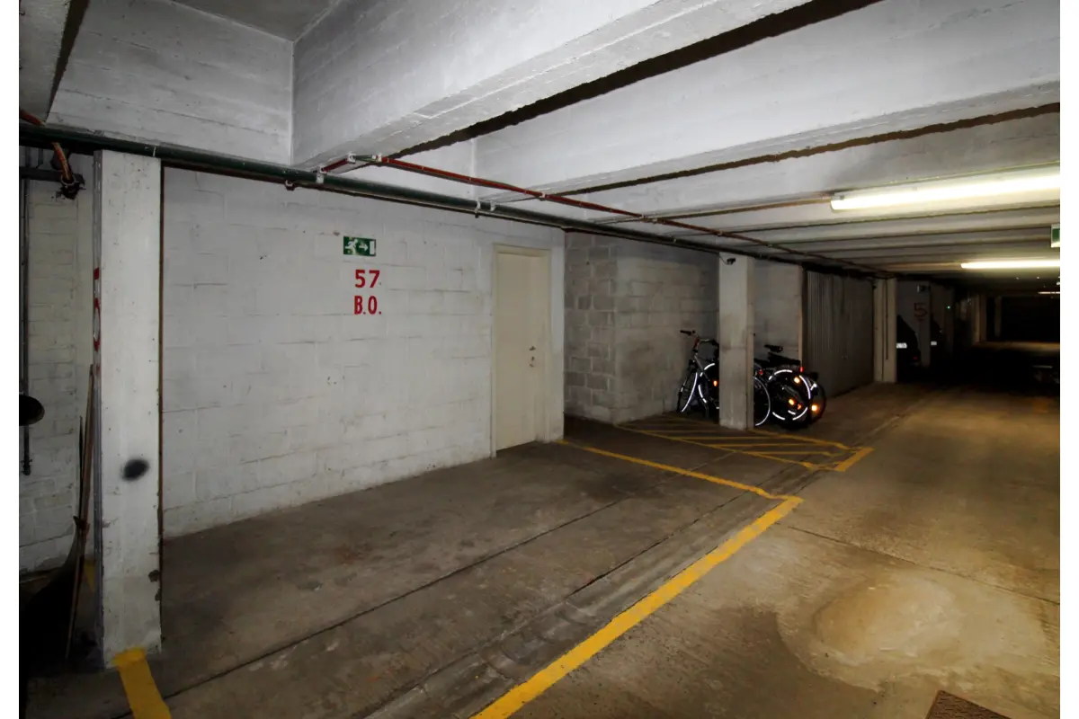 Parking à  à Woluwe-Saint-Pierre 1150 20000.00€  chambres m² - annonce 813783